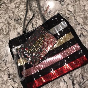🔴END OF SUMMER SALE - VS BAG W/ CLUTCH🔴
